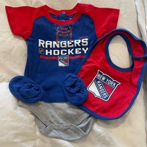 NWOT Reebok infant Rangers matching set